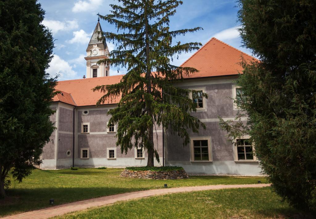 Sopron Monastery Hotel Exterior foto